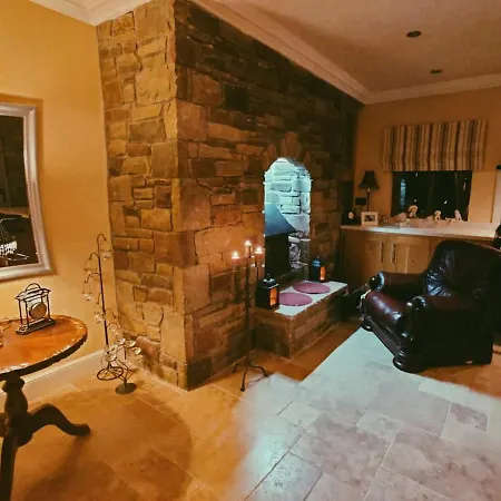'cliona' Deluxe Double Homestay